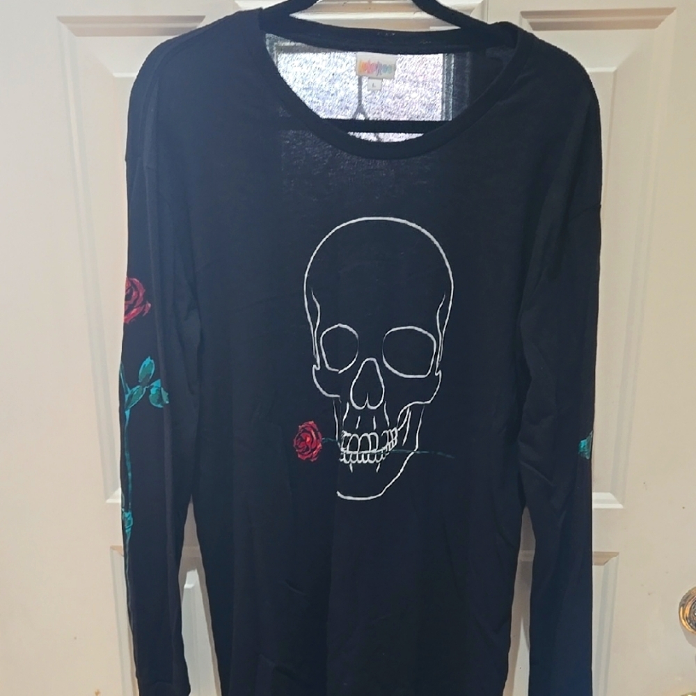 Lularoe Black Long Sleeve Skull Graphic Hudson Tee (Size L)